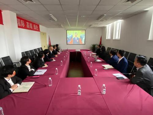 【企業(yè)資訊】華藥華維公司組織收看黨的第二十次全國(guó)代表大會(huì)開(kāi)幕會(huì)盛況